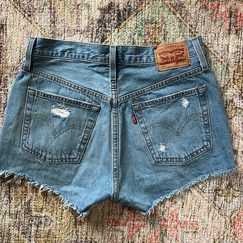 Levi’s 501 Original High Rise Non-Stretch Distressed Vintage Jean Shorts W27